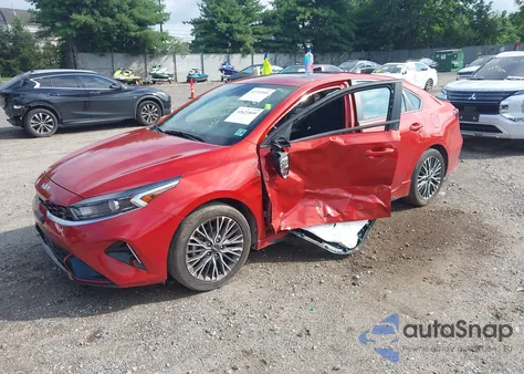 2024 Kia Forte Gt-Line z USA, uszkodzony, nr VIN 3KPF54AD3RE735080